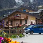 Meuble Furggen Hotel
